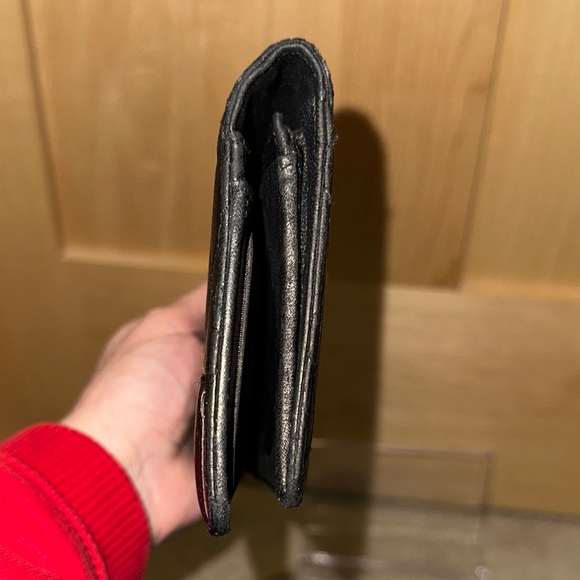 CHANEL Black Quilted Leather Wallet - Picture 12 of 16